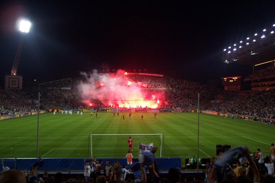 Le virage sud f&ecirc;te le 1er but